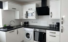 Lovely One Bed, Open Plan Studio Apartment.